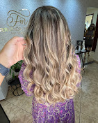 Loiro iluminado com ondas longas