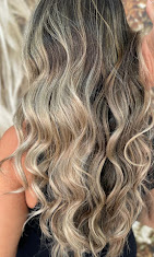 Loiro acinzentado com ondas